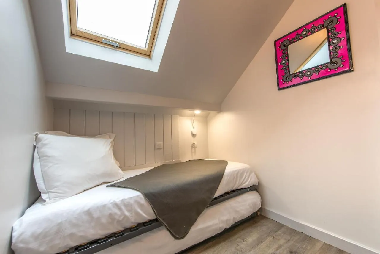 La Baie Des Voiles: Lakefront Apartments on Annecy Duingt