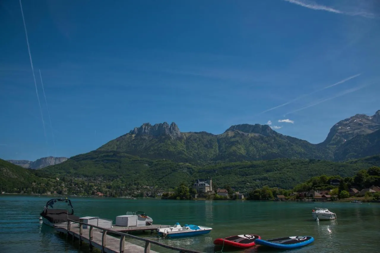 La Baie Des Voiles: Lakefront Apartments on Annecy Duingt