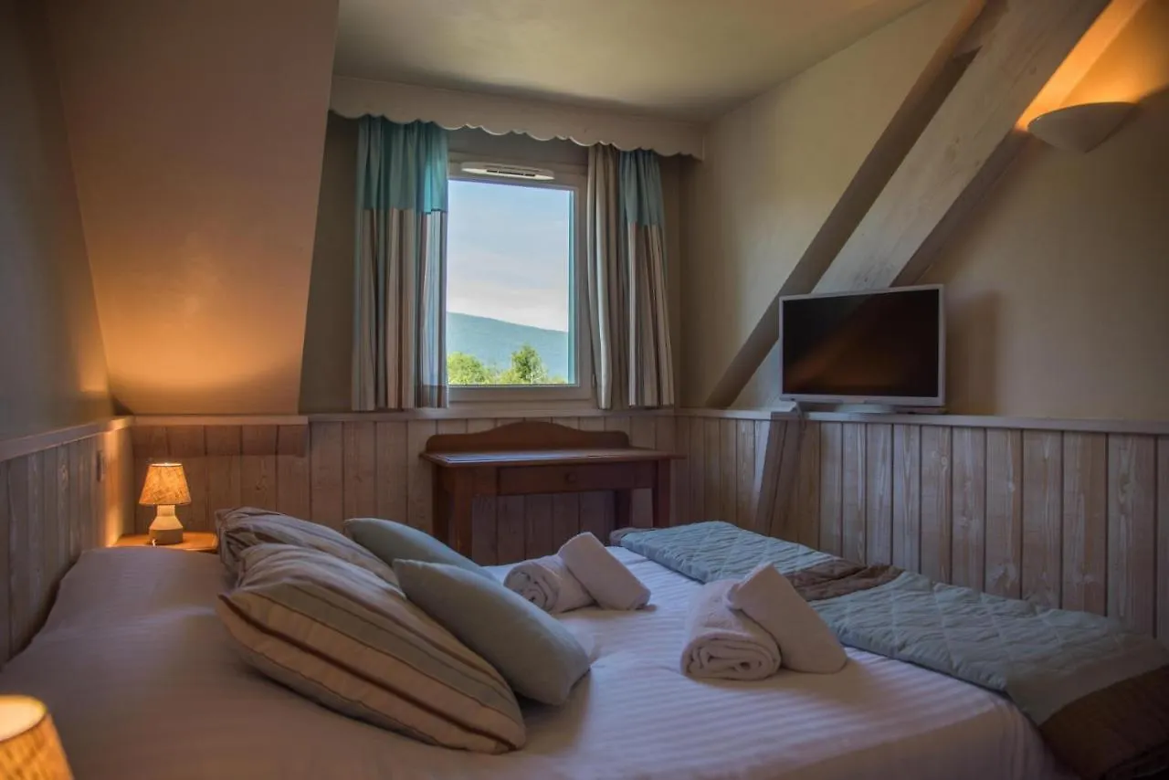La Baie Des Voiles: Lakefront Apartments on Annecy Duingt