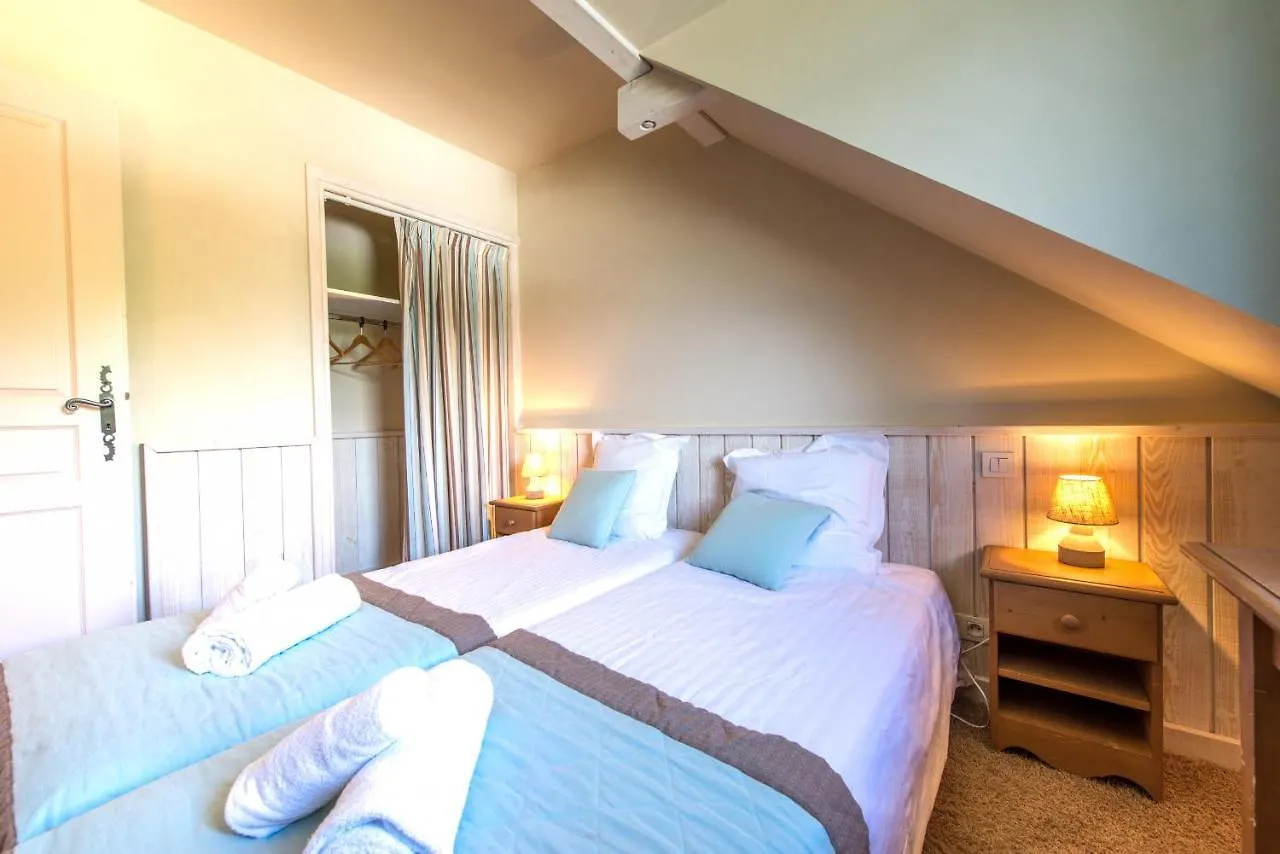 La Baie Des Voiles: Lakefront Apartments on Annecy Duingt