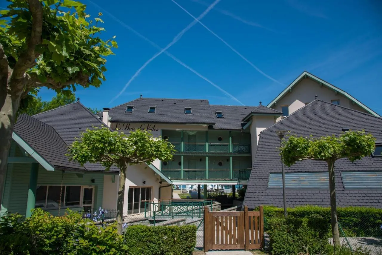 La Baie Des Voiles: Lakefront Apartments on Annecy Duingt