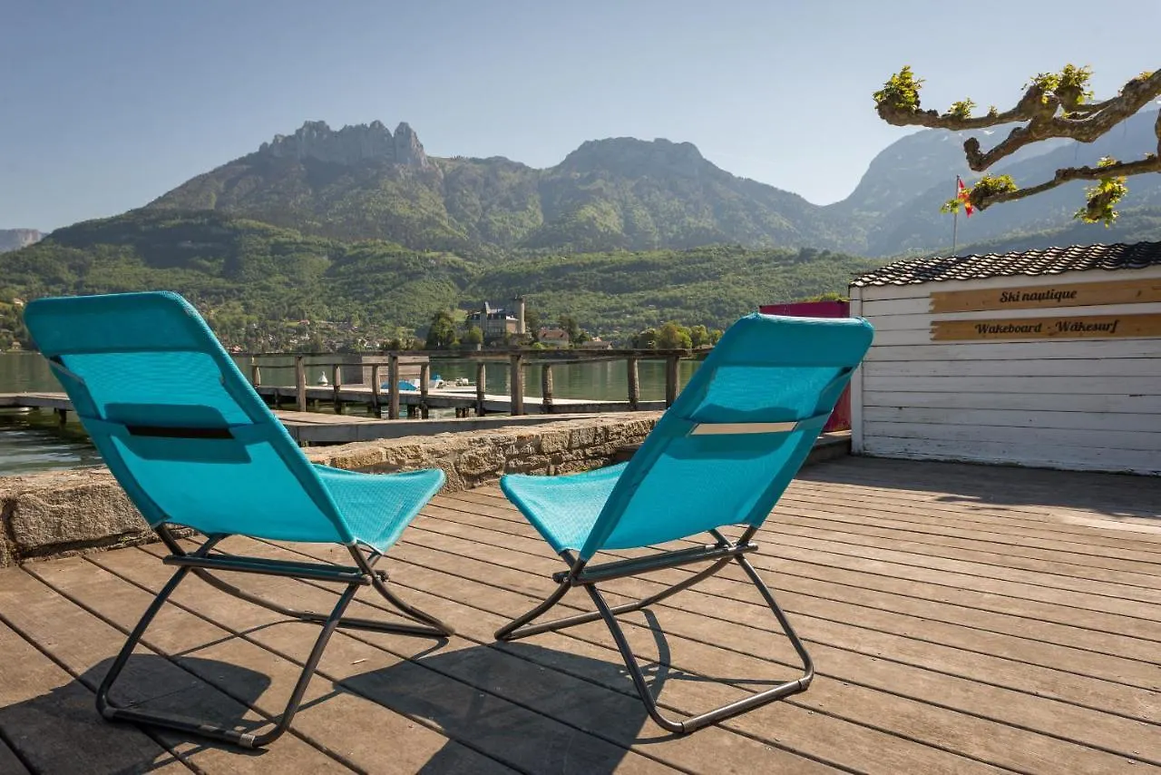 La Baie Des Voiles: Lakefront Apartments on Annecy Duingt France