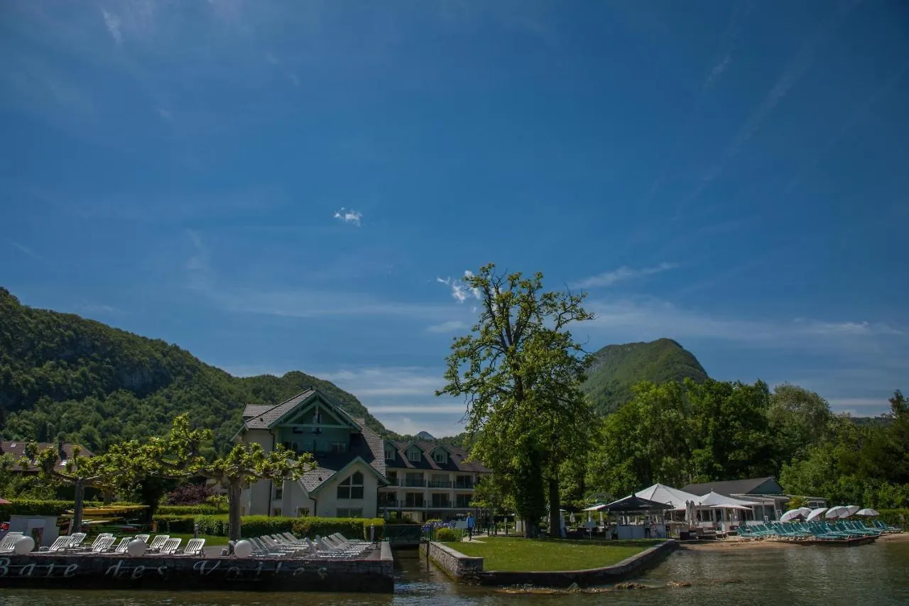 La Baie Des Voiles: Lakefront Apartments on Annecy Duingt
