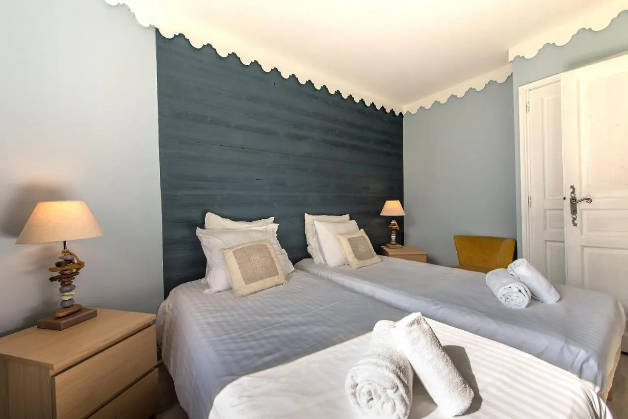 La Baie Des Voiles: Lakefront Apartments on Annecy Duingt France